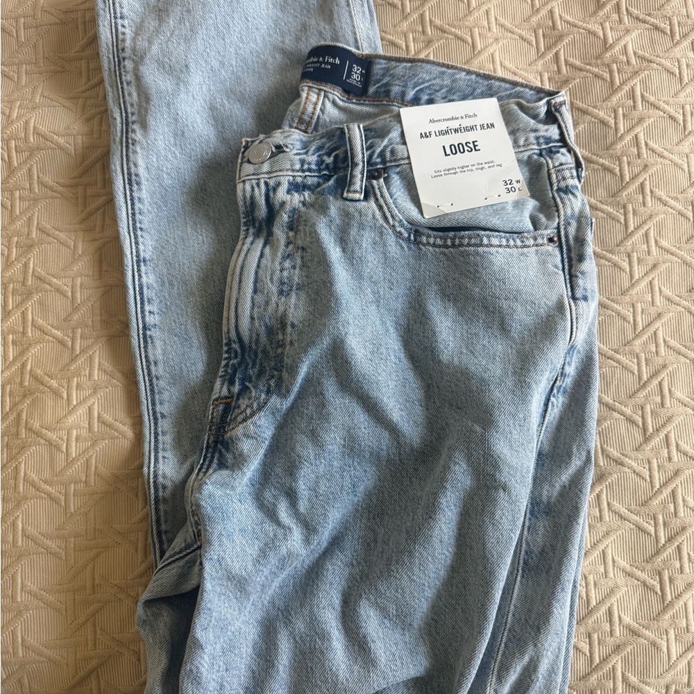 Abercrombie & Fitch Light Blue Loose Lightweight Jeans